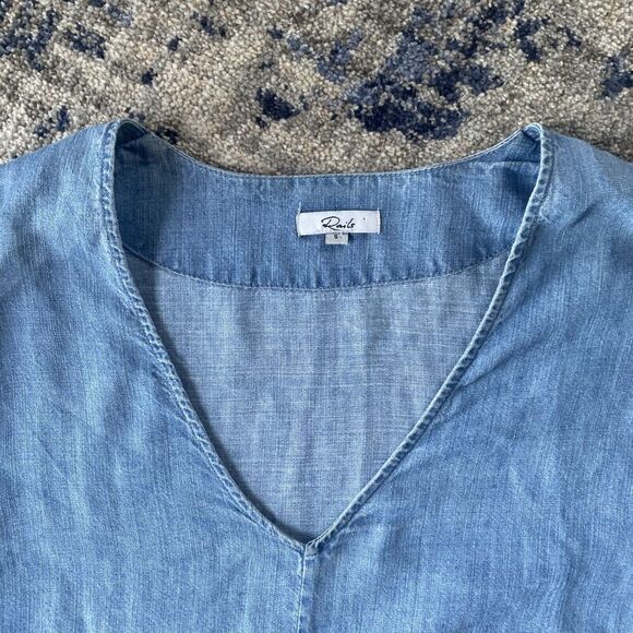Rails Zimi Top in Medium Vintage Wash Chambray Bell Sleeves V Neck Small - Picture 2 of 6